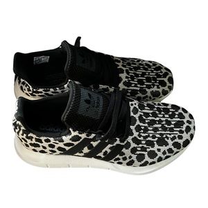 Adidas Women’s Swift Run Leopard Print sz 9